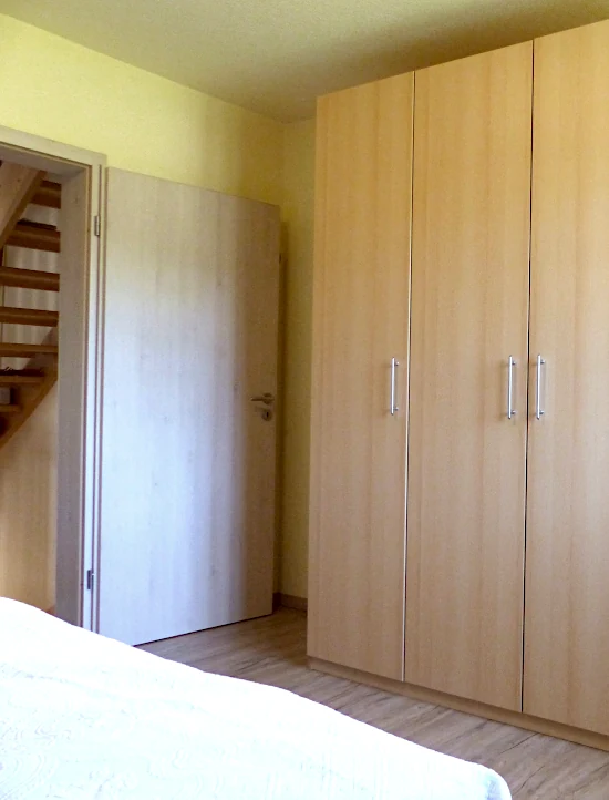 Schrank in Schlafzimmer 2