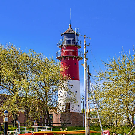 Leuchtturm B&uuml;sum