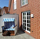 Terrasse mit Strandkorb